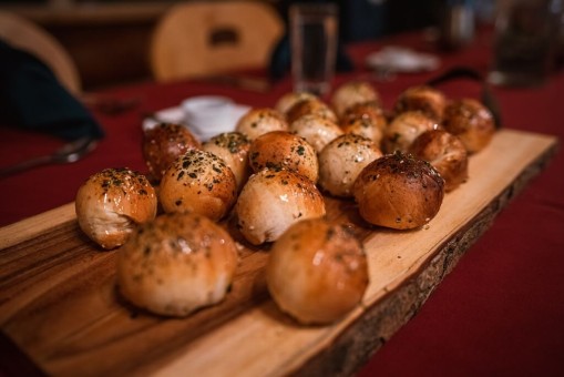 fresh-bread-rolls
